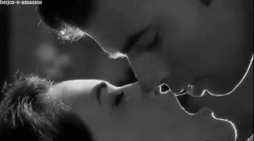 kiss-make-love.gif