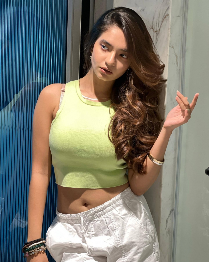 Girl-anushka-sen-167960086140.jpg