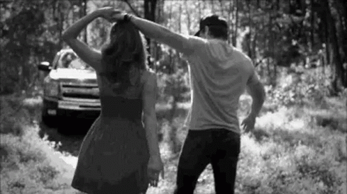 couple-couplewalk.gif