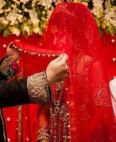 e7e26df12c9fe3c20da65cf412ced44d-sikh-wedding-wedding-dress