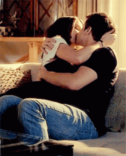 kiss-gif-50
