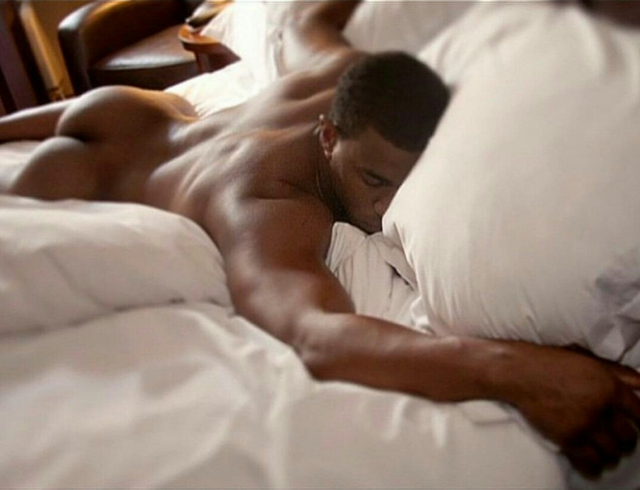 naked-in-bed.png