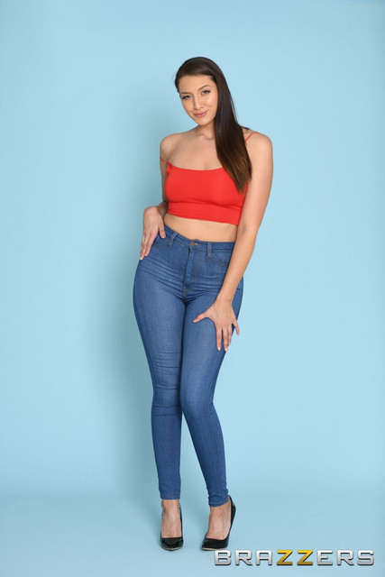 bella-rolland-01-1